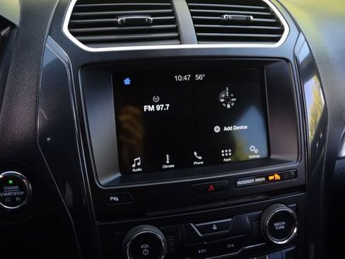 Used 2017 Ford Explorer XLT w/ Equipment Group 202A AWD/4WD image 9