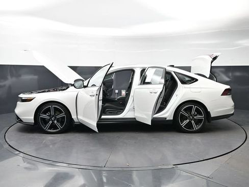 Certified 2026 Honda Accord SE image 40
