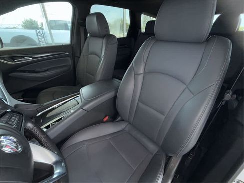Used 2023 Buick Enclave Essence image 10