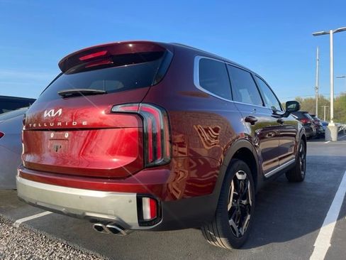 Certified 2023 Kia Telluride EX FWD image 3