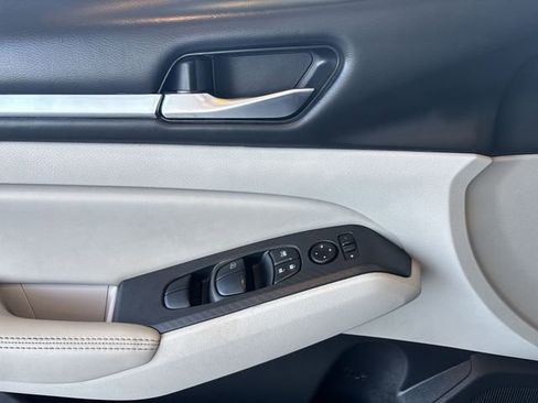 Used 2022 Nissan Altima 2.5 SV image 21