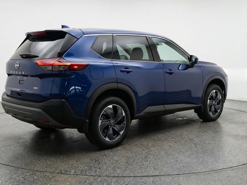 Used 2025 Nissan Rogue SV AWD/4WD image 9