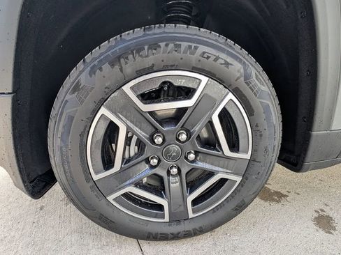 New 2026 Jeep Cherokee Laredo image 40