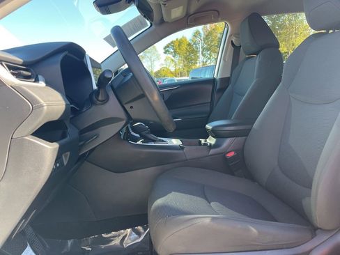 Used 2024 Toyota RAV4 LE image 9