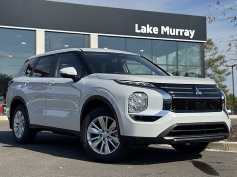 New 2025 Mitsubishi Outlander ES image 1