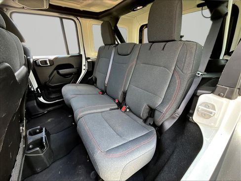 Used 2024 Jeep Wrangler Unlimited Rubicon AWD/4WD image 22