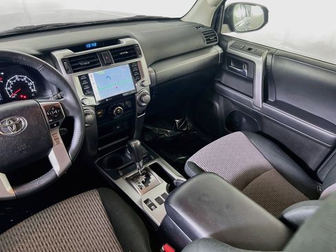 Used 2020 Toyota 4Runner SR5 AWD/4WD image 22