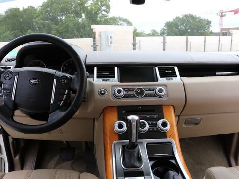 Used 2010 Land Rover Range Rover Sport Supercharged AWD/4WD image 28
