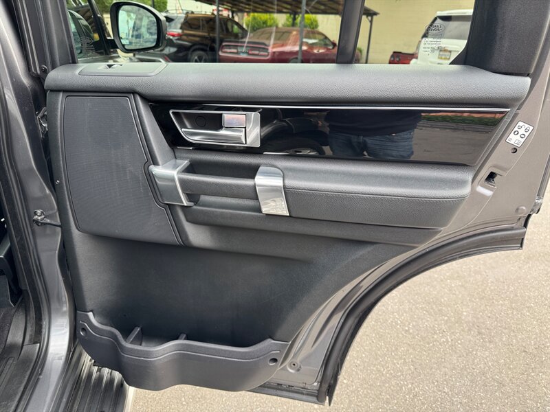 Used 2016 Land Rover LR4 HSE Silver Edition AWD/4WD image 48