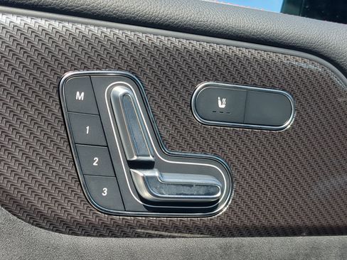 Certified 2025 Mercedes-Benz GLB 250 image 20