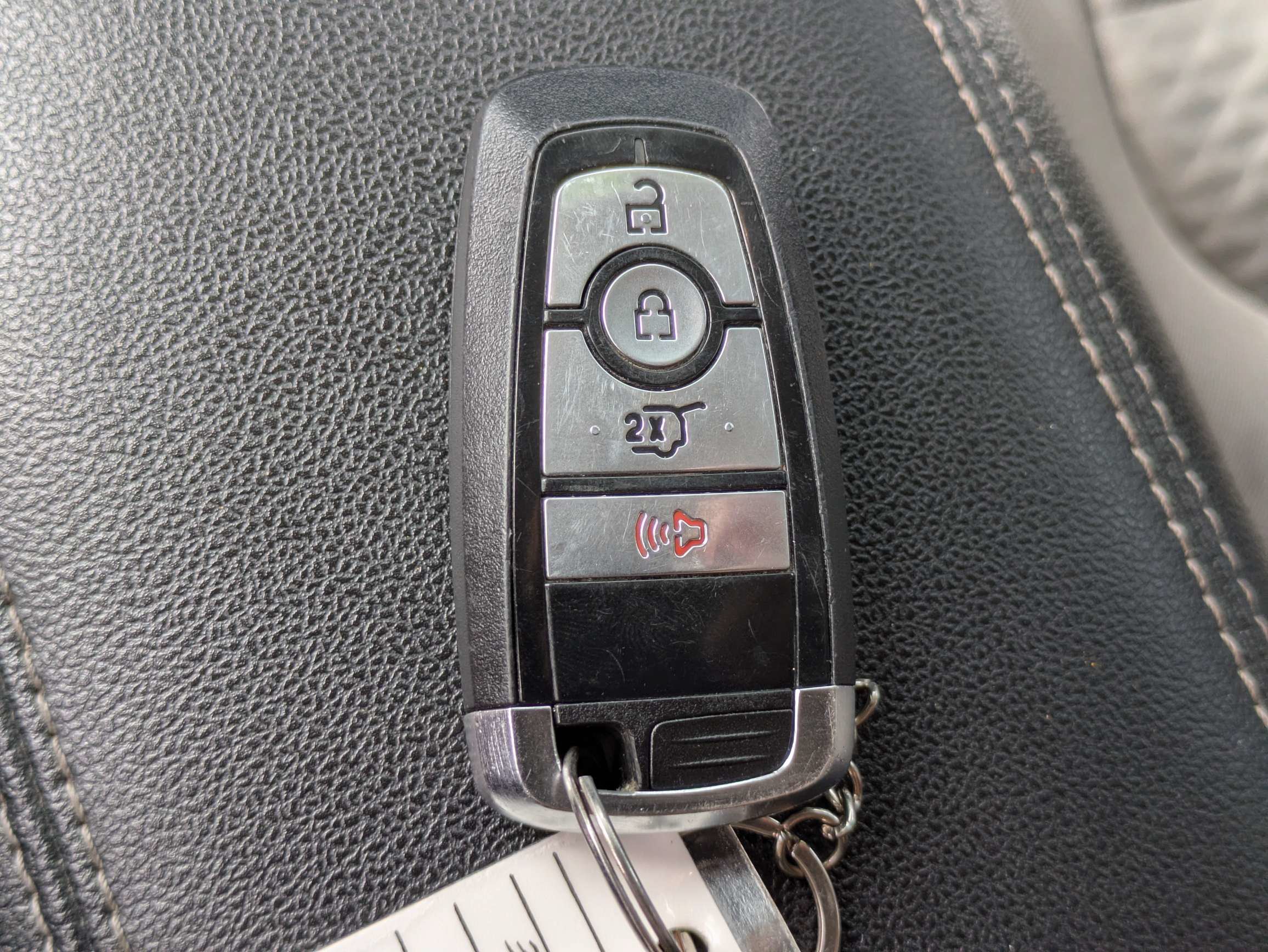 Used 2022 Ford Escape SE w/ SE Sport Appearance Package FWD image 31