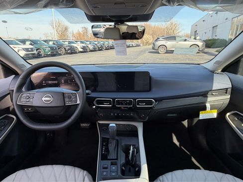 Used 2026 Nissan Sentra SL w/ Floor Mat Package FWD image 15