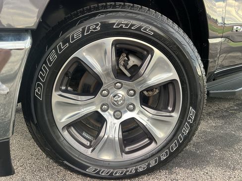 Used 2023 RAM 1500 Laramie AWD/4WD image 9