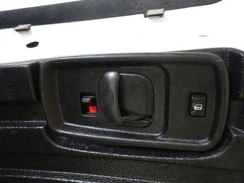 Used 2018 Chevrolet Express 2500 w/ Driver Convenience Package RWD image 17