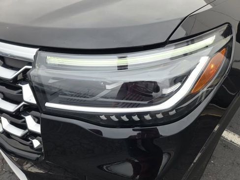 Used 2025 Ford Explorer Platinum w/ LUX Leather Package image 38