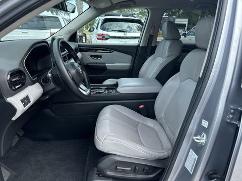 Used 2025 Honda Pilot EX-L image 12