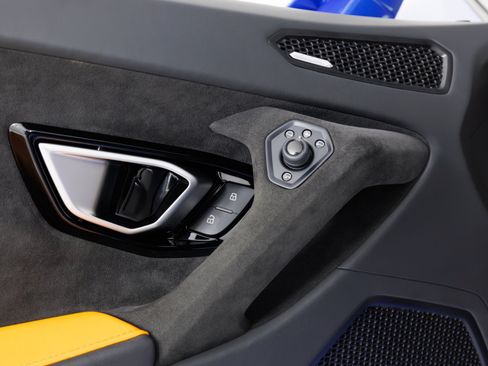 Used 2023 Lamborghini Huracan Tecnica RWD image 34