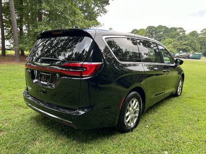 New 2026 Chrysler Pacifica Select