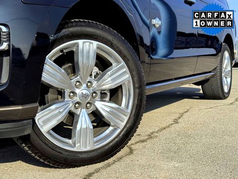 Used 2024 Ford Expedition Max King Ranch image 2