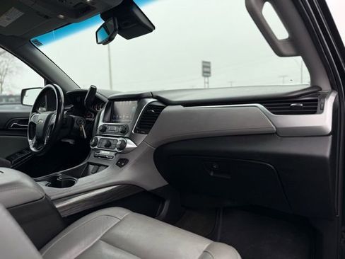 Used 2018 Chevrolet Suburban LT image 18