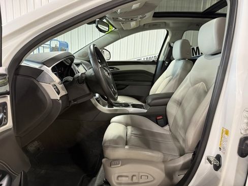 Used 2016 Cadillac SRX Luxury image 10