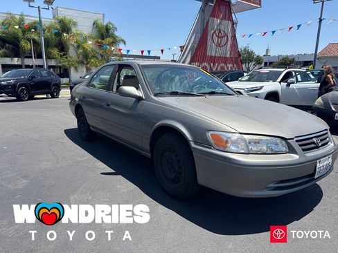 Used 2000 Toyota Camry CE FWD image 1