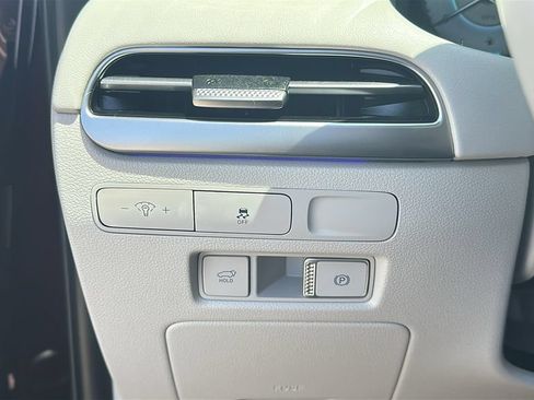 Used 2024 Hyundai Palisade Limited FWD image 21