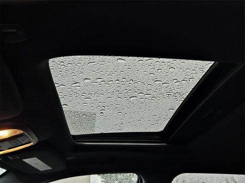 Used 2024 Dodge Durango GT image 12