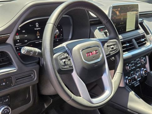 Used 2023 GMC Yukon XL SLE w/ Gmc Pro Safety Plus Package RWD image 18