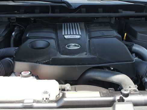Used 2024 Lexus LX 600 4WD w/ Luxury Package image 28