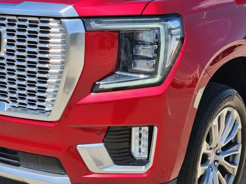 Used 2022 GMC Yukon XL Denali AWD/4WD image 17