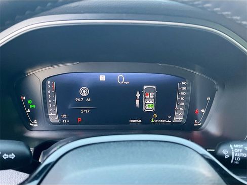 Used 2025 Honda Pilot Elite image 12