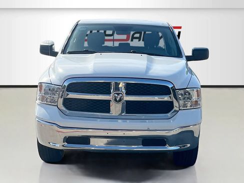 Used 2019 RAM 1500 Classic SLT AWD/4WD image 2