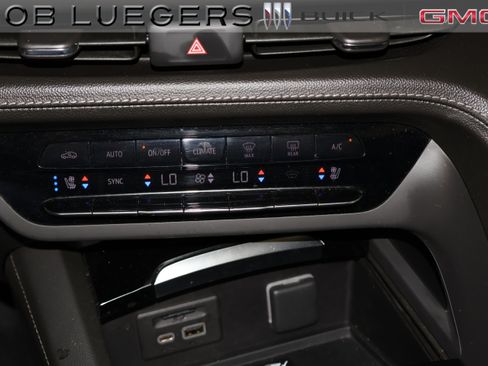 Certified 2023 Buick Envision Avenir AWD/4WD image 25