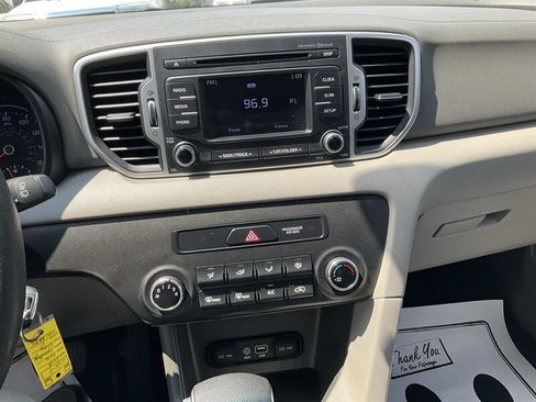 Used 2018 Kia Sportage LX AWD/4WD image 19