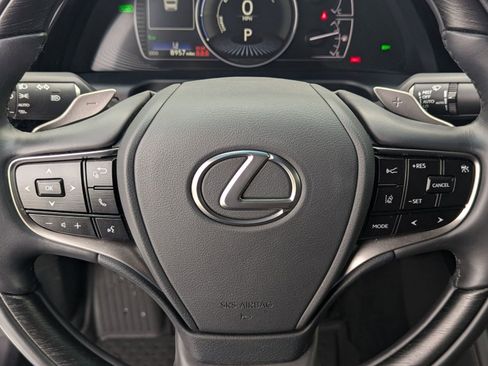 Certified 2025 Lexus ES 300h w/ Luxury Package image 15