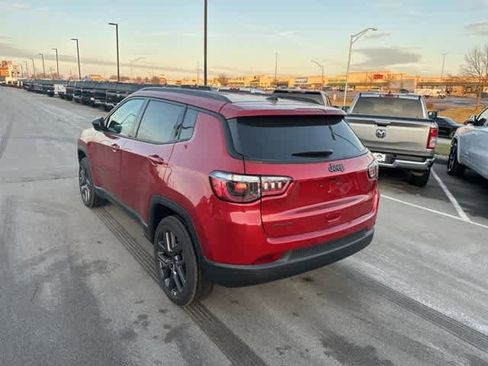 New 2026 Jeep Compass Latitude image 13
