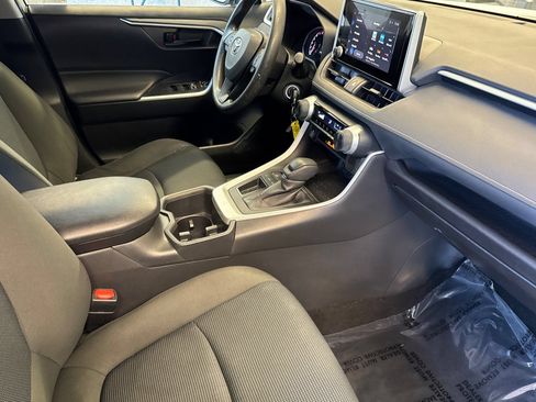 Certified 2023 Toyota RAV4 LE FWD image 21
