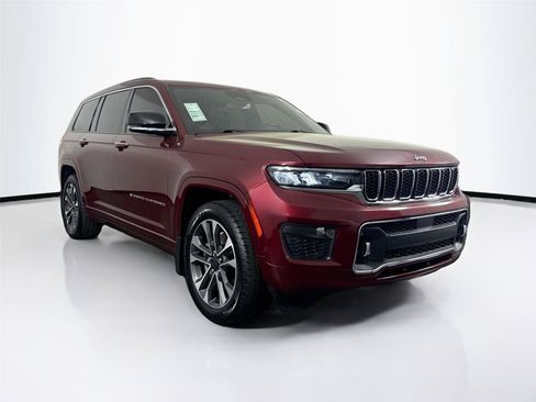Used 2022 Jeep Grand Cherokee L Overland w/ MOPAR Finishing Package AWD/4WD image 10