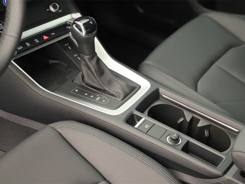 New 2025 Audi Q3 2.0T Premium image 17