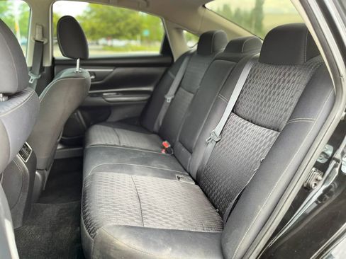 Used 2016 Nissan Altima 2.5 SV w/ Convenience Package image 12
