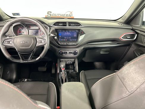Used 2022 Chevrolet TrailBlazer RS w/ Sun and Liftgate Package FWD image 18