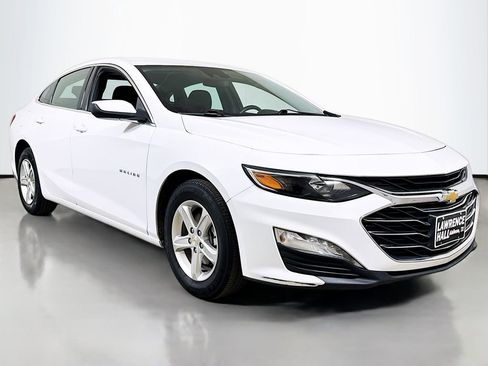Used 2024 Chevrolet Malibu LT FWD image 3