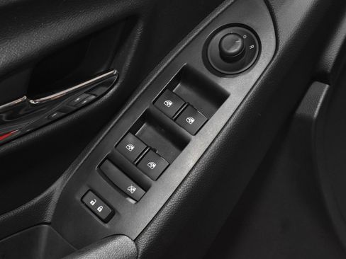Used 2017 Chevrolet Trax LT w/ Sun & Sound Package FWD image 13