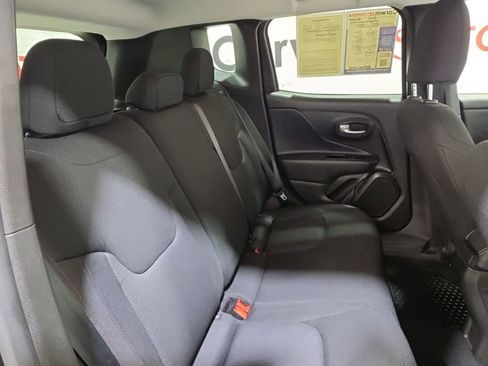 Used 2023 Jeep Renegade Latitude AWD/4WD image 16