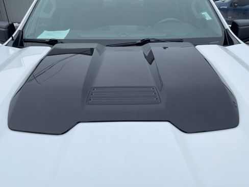 Used 2023 Chevrolet Silverado 1500 Custom Trail Boss w/ LPO, Dark Essentials Package image 9