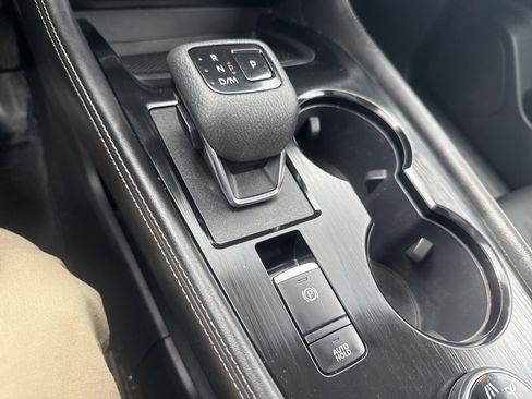 Used 2022 Nissan Rogue SL w/ SL Premium Package image 37