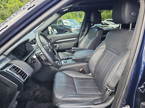 Used 2020 Land Rover Discovery Landmark AWD/4WD image 9