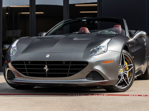 Used 2016 Ferrari California T RWD image 3
