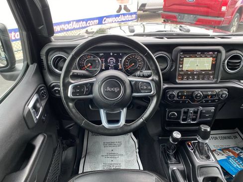 Used 2020 Jeep Wrangler Unlimited Sahara w/ Dual Top Group AWD/4WD image 21